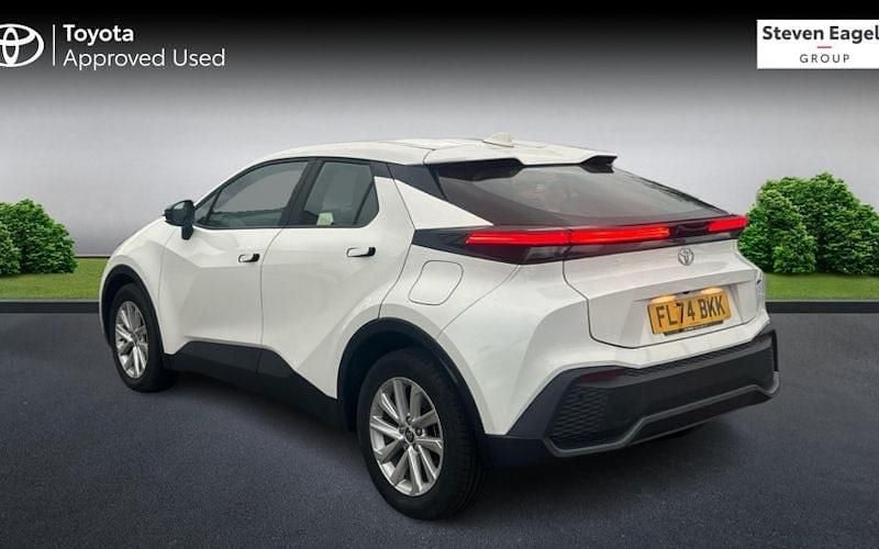 Used Toyota C-HR 140 HP (102 kW) 2026 SUV