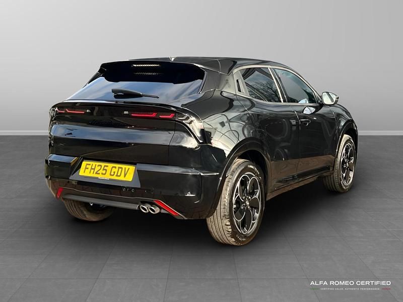 New Alfa Romeo Junior 134 HP (98 kW) 2025 Red SUV