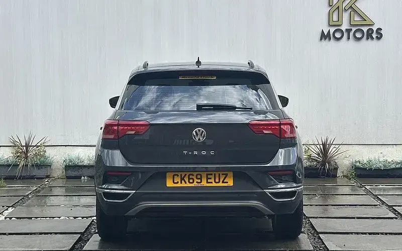 Used VW T-Roc SE 116 HP (85 kW) 2019 Grey SUV