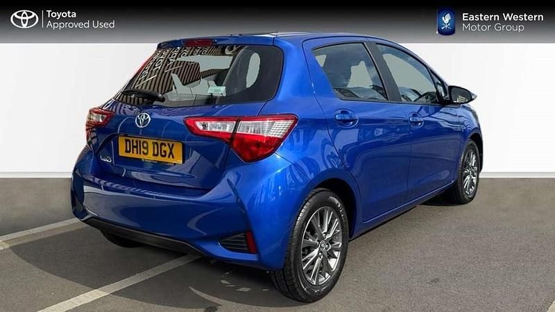 Used Toyota Yaris 109 HP (80 kW) 2019 Blue Hatchback