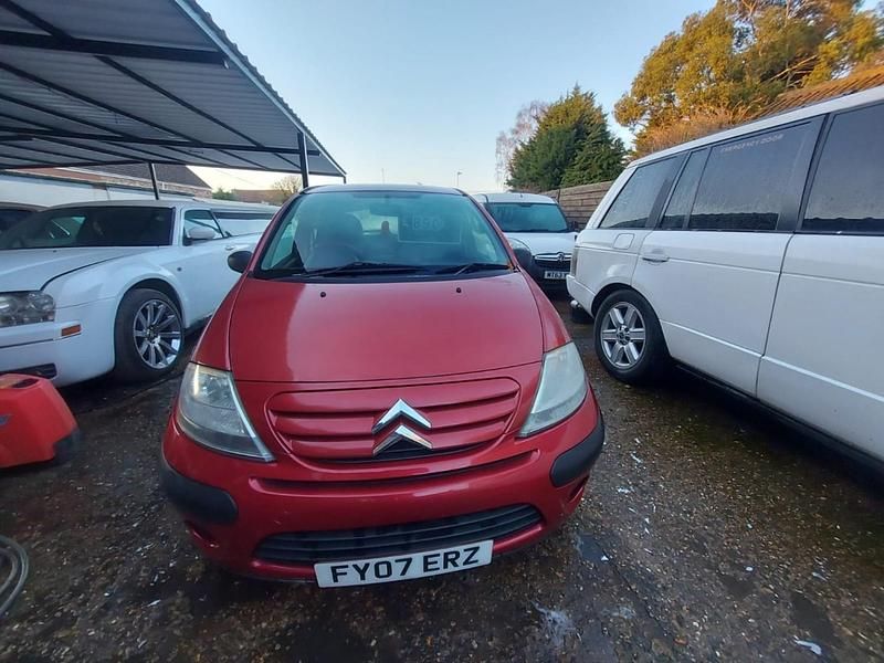 Usado Citroën C3 60 HP (44 kW) 2007 Vermelho Citadino