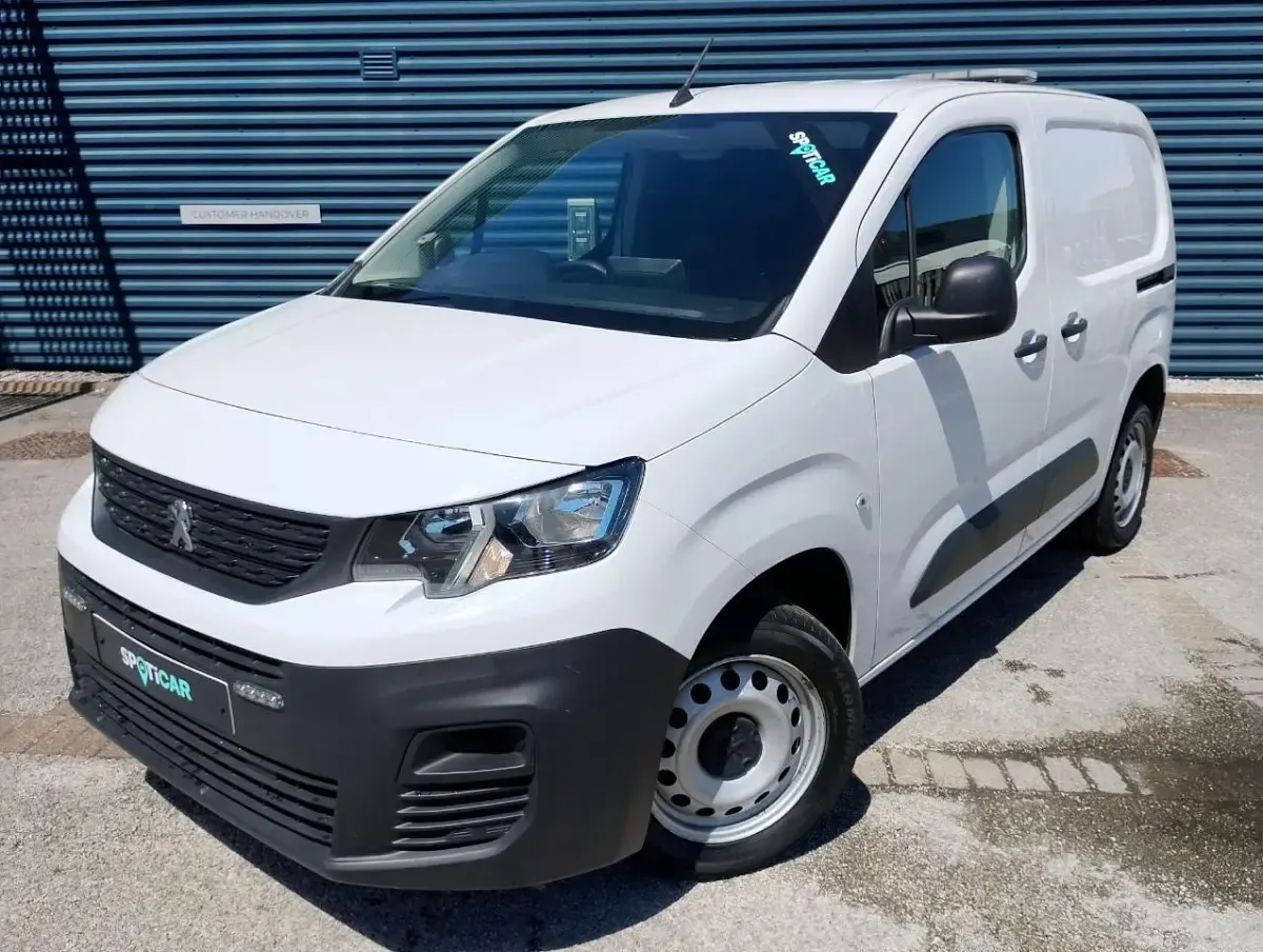 Used Peugeot Partner Premium 102 HP (75 kW) 2023 White MPV
