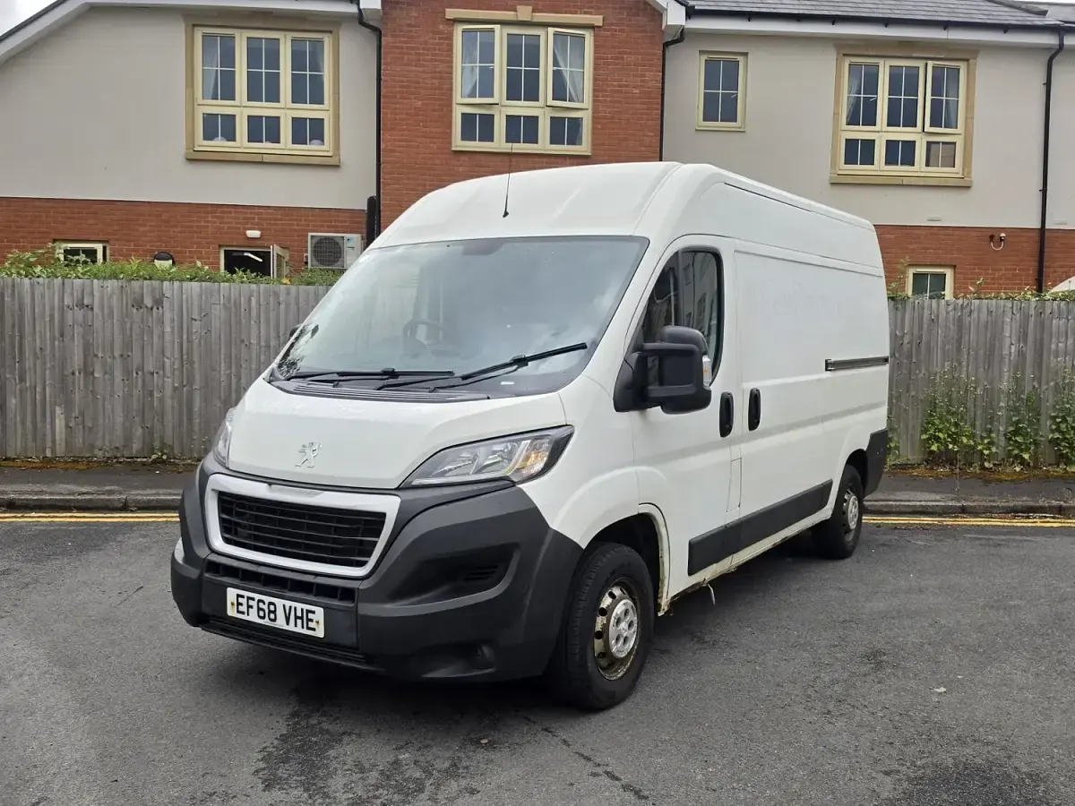 Used Peugeot Boxer 130 HP (95 kW) 2019 White Van