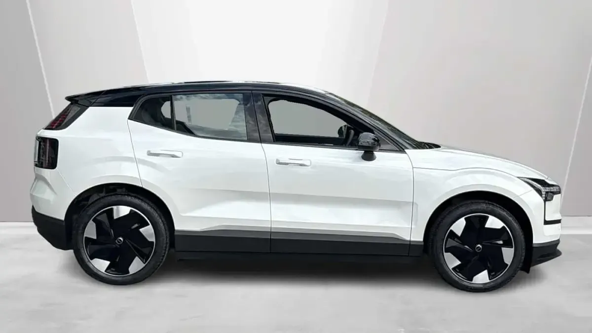 Used Volvo EX30 Performance 314 kW (428 HP) 2025 White SUV