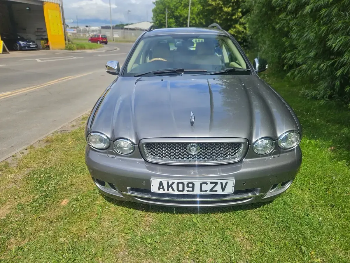 Used Jaguar X-type Sovereign 155 HP (114 kW) 2009 Grey Estate