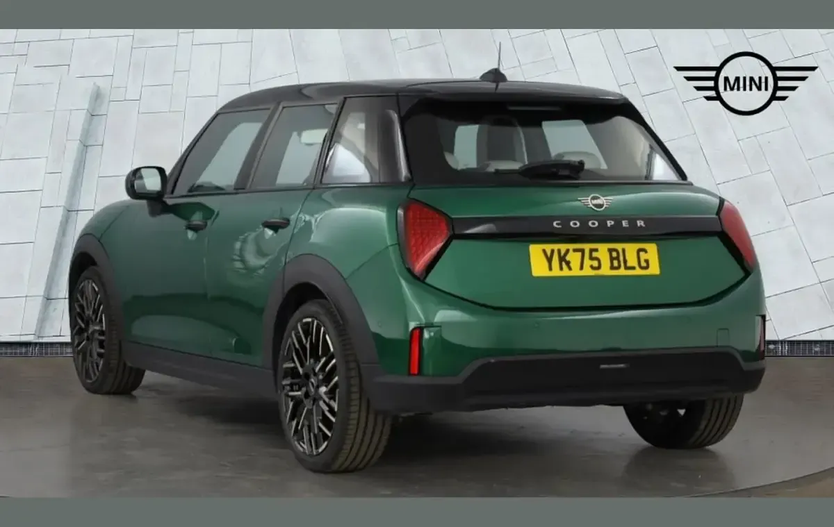 Used Mini Cooper Exclusive 114 kW (156 HP) 2026 British racing green iv Hatchback