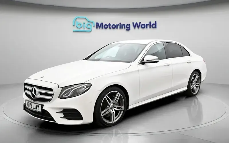 Used Mercedes E200 AMG line 184 HP (135 kW) 2019 White Sedan