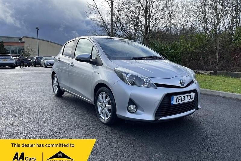 Used Toyota Yaris Hybrid T4 2013