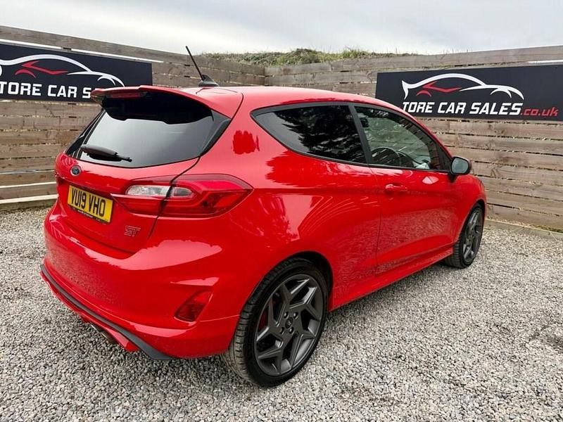 Usado Ford Fiesta ST 200 CV (147 kW) 2019 Rojo Utilitario
