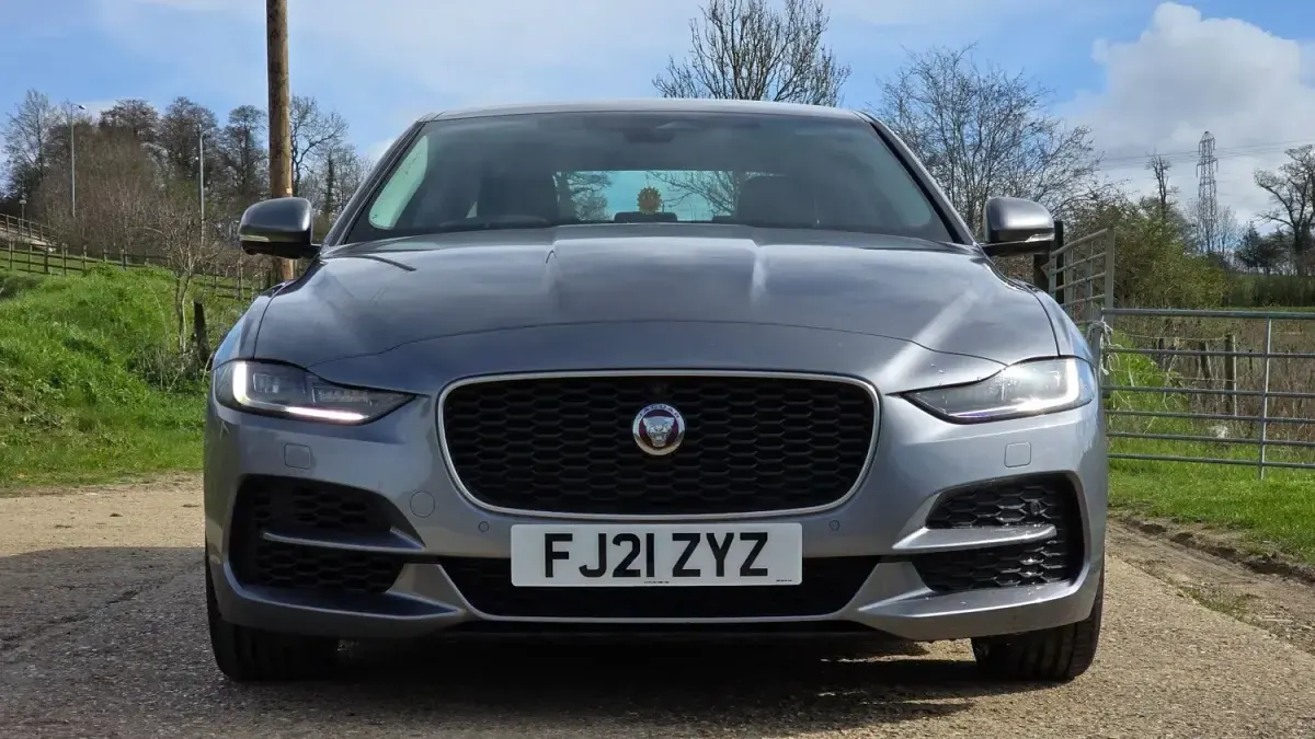 Begagnad Jaguar XE S 204 HK (150 kW) 2021 Grå Sedan