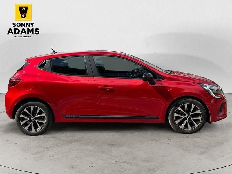 Used Renault Clio V Evolution 90 HP (66 kW) 2023 Red Hatchback