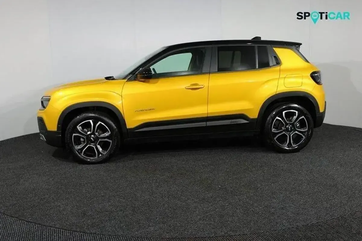 Begagnad Jeep Avenger Summit 101 HK (74 kW) 2025 Gul SUV