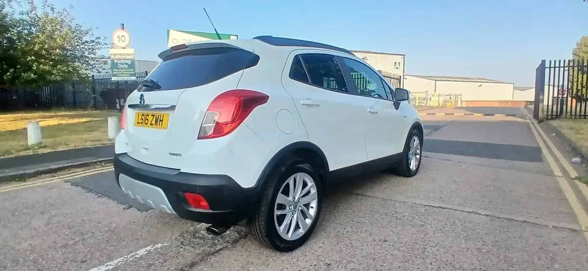Used Vauxhall Mokka 140 HP (102 kW) 2016 White SUV