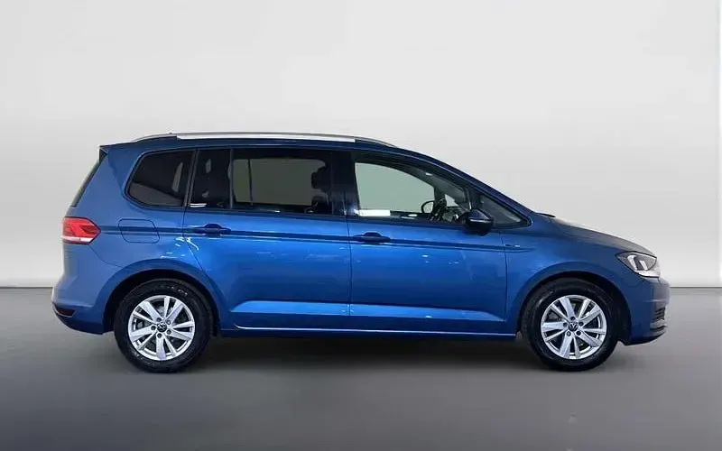 Used VW Touran SE 150 HP (110 kW) 2021 Blue MPV