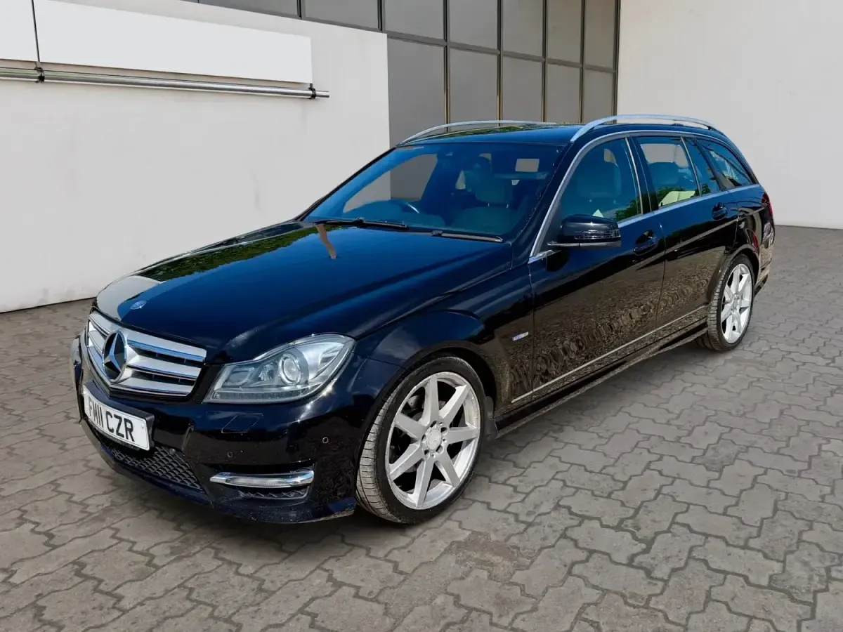 Usado Mercedes C220 2011 Preto Carrinha