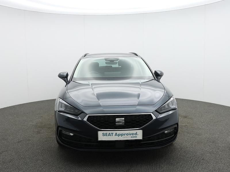 Begagnad Seat Leon SE Dynamic 2025 Grå Kombi