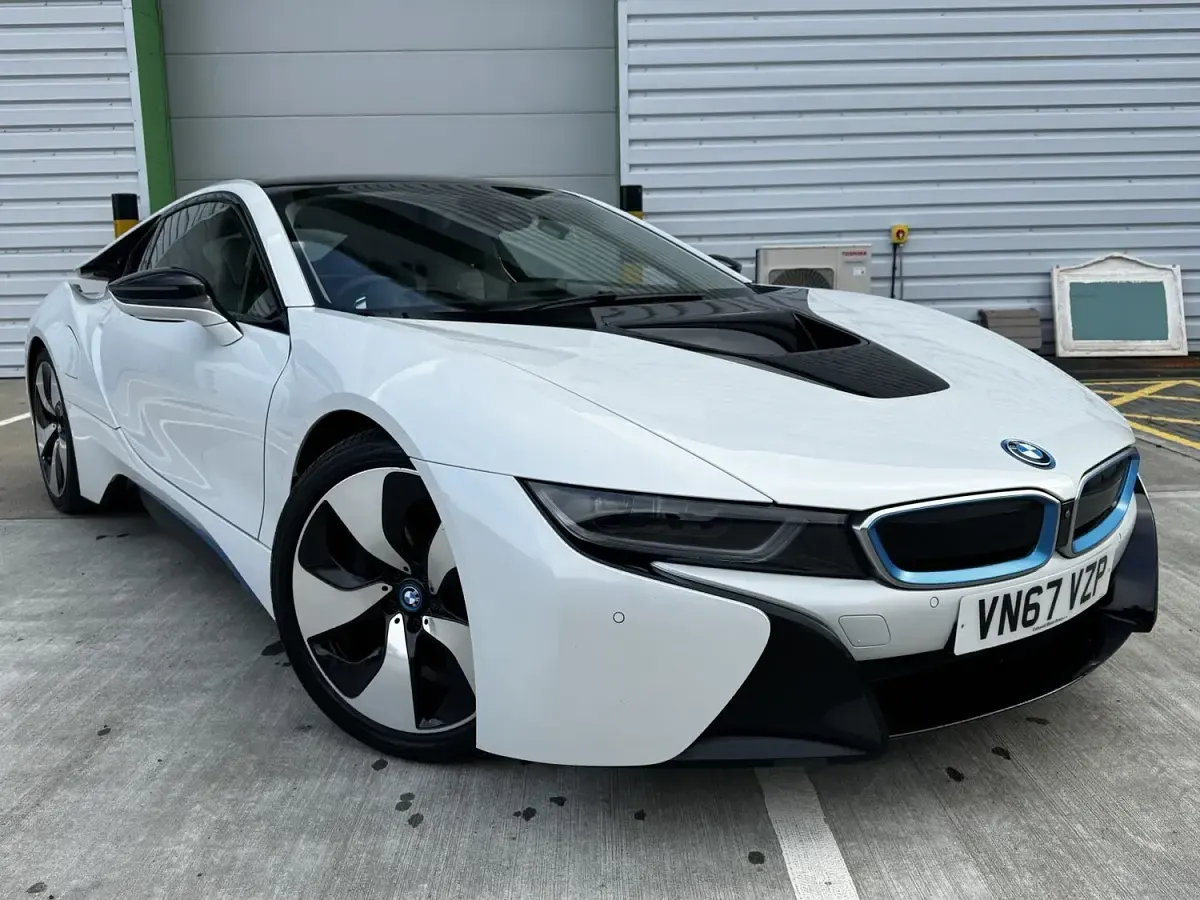 Used BMW i8 Performance 362 HP (266 kW) 2017 Multicolour Coupe