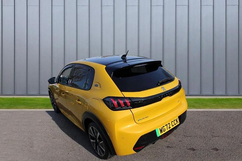 Used Peugeot e-208 Premium 98 kW (134 HP) 2022 Yellow Hatchback