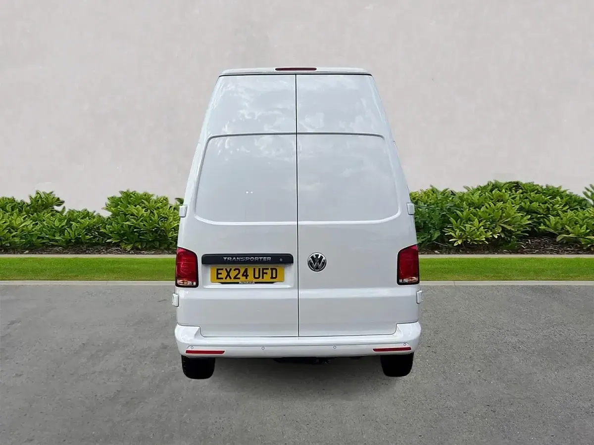 Used VW T7 Highline 204 HP (150 kW) 2024 White Van