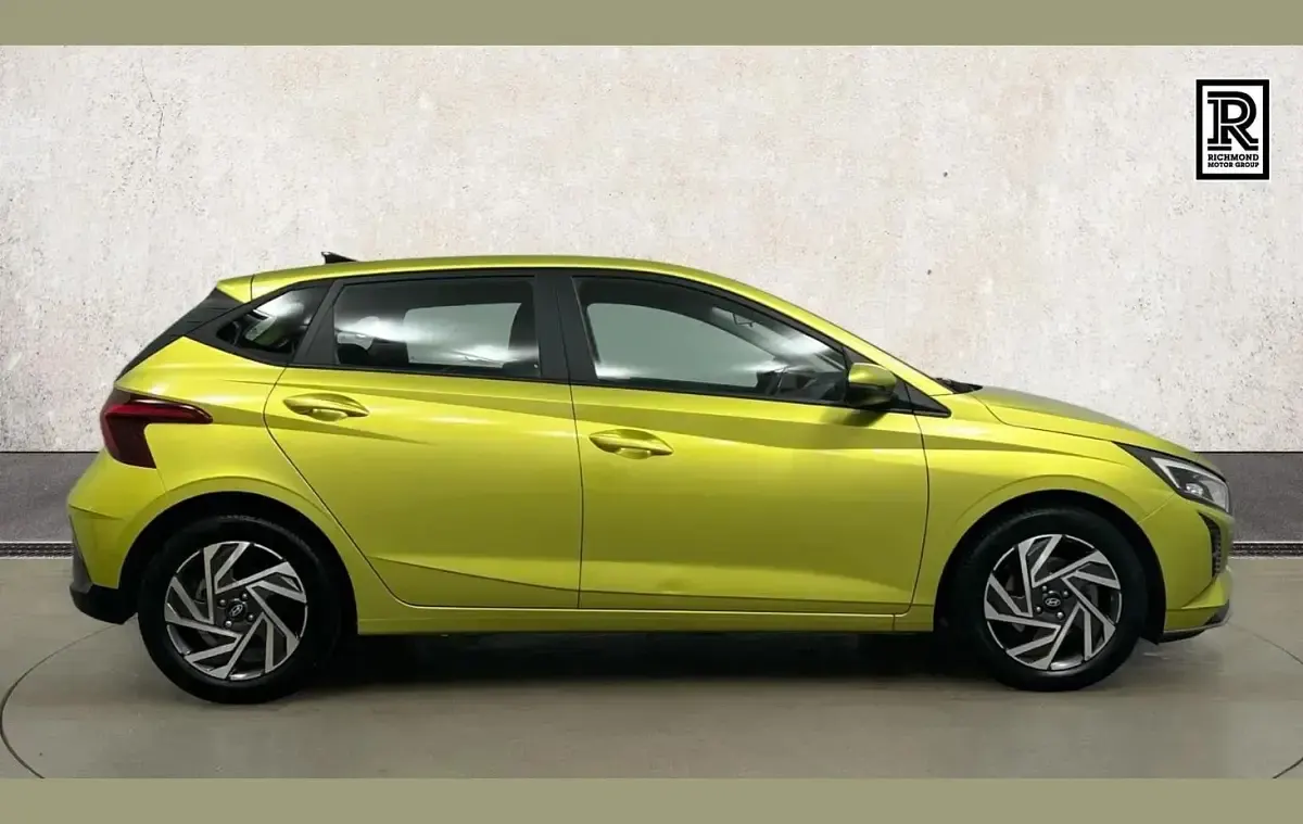Used Hyundai i20 Advanced 99 HP (72 kW) 2025 Green Hatchback