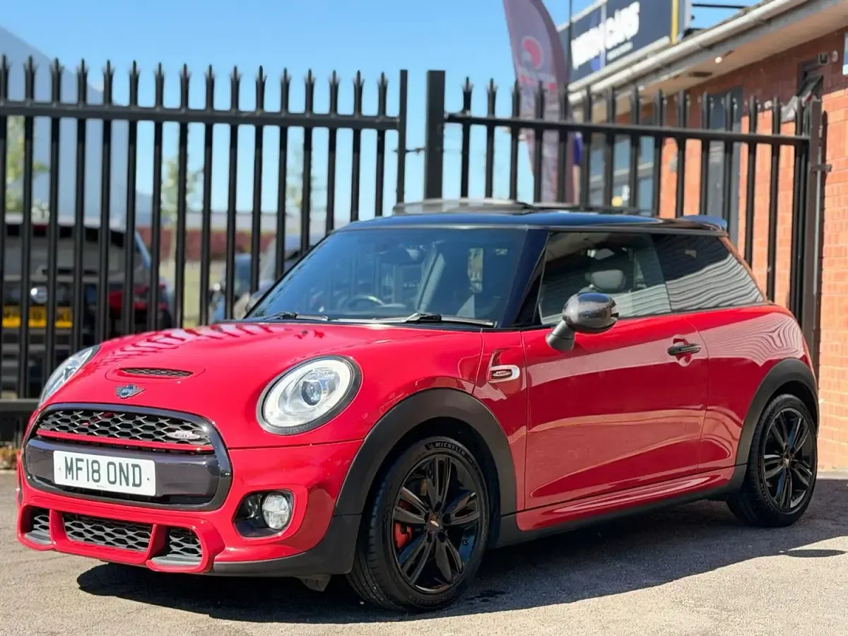 Used Mini Cooper S Hatch 192 HP (141 kW) 2018 Red Hatchback