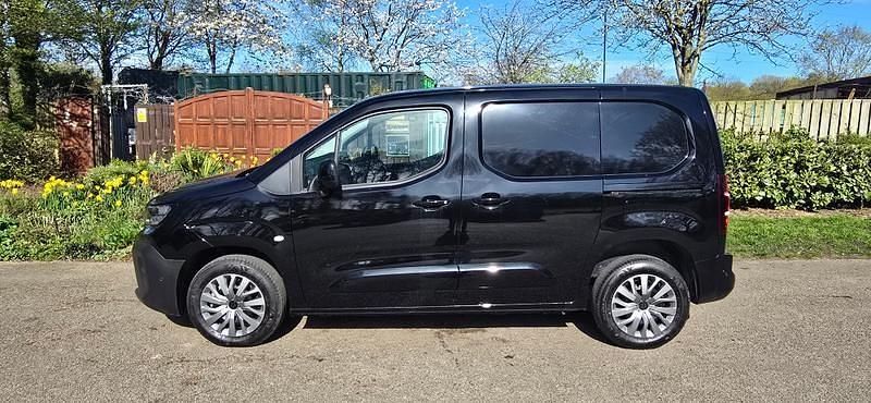 New Peugeot Partner 131 HP (96 kW) 2026 Nera black MPV