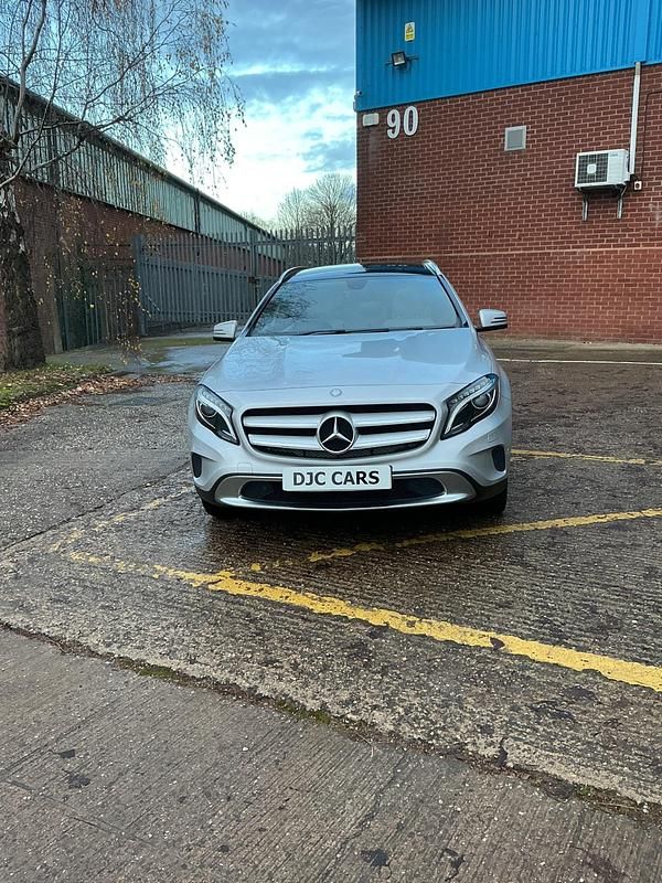 Used Mercedes GLA200 Premium 136 HP (100 kW) 2015 Silver SUV