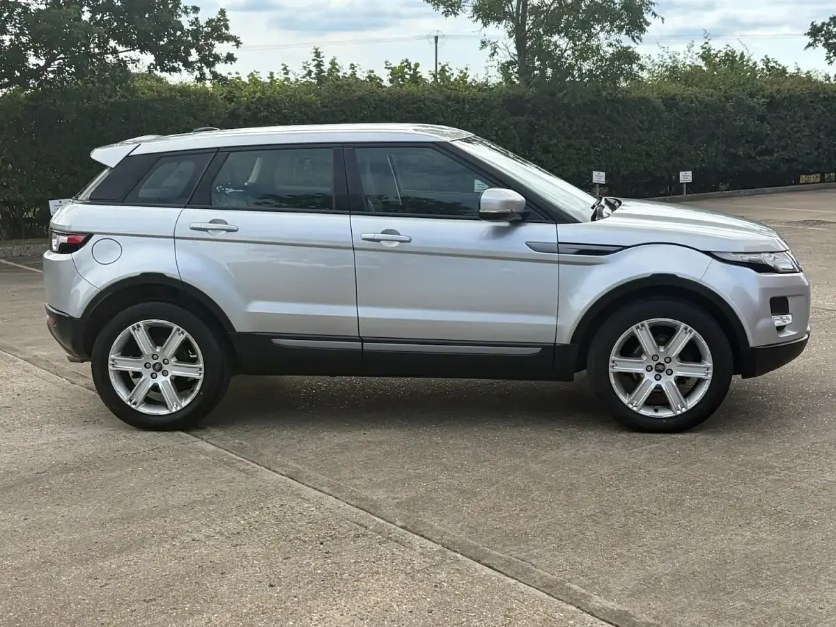 Used Land Rover Range Rover evoque Pure 150 HP (110 kW) 2013 Silver SUV