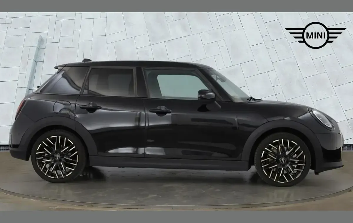 Used Mini Cooper Exclusive 113 kW (154 HP) 2026 Black Hatchback