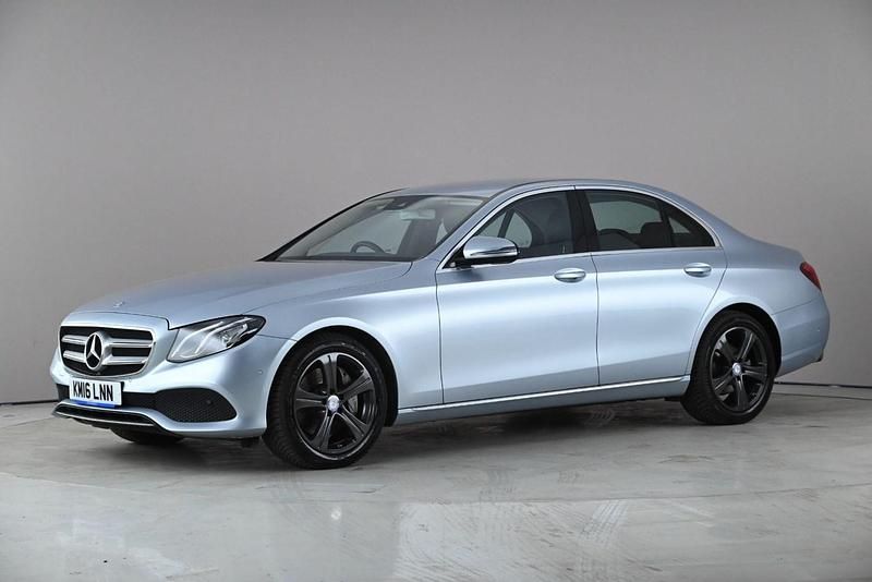 Begagnad Mercedes E220 SE 2016 Silver Sedan