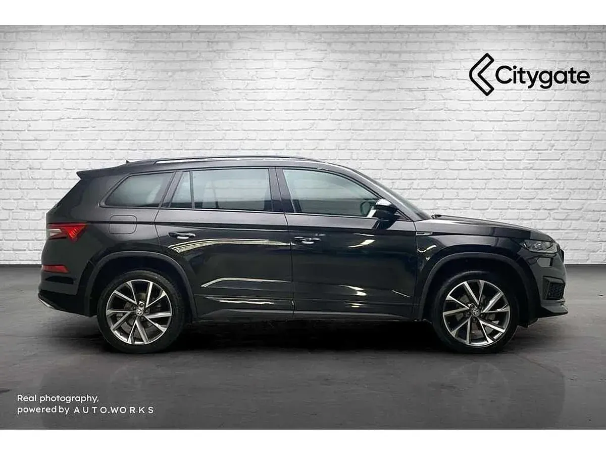 Used Skoda Kodiaq SportLine 110 HP (80 kW) 2022 Black magic pearl effect SUV