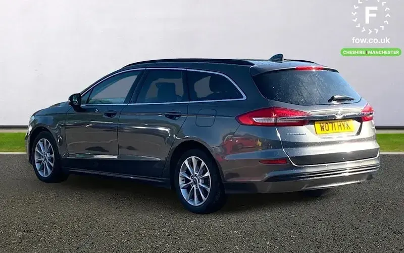 Usado Ford Mondeo Zetec 188 HP (138 kW) 2021 Cinzento Carrinha