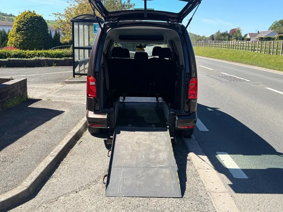 Usado VW Caddy Maxi Life 2019 Castanho Monovolume
