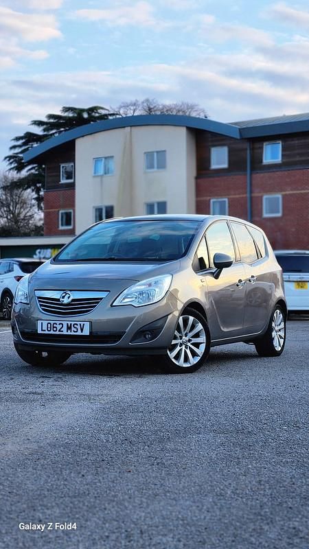 Used Vauxhall Meriva 120 HP (88 kW) 2013 Brown MPV