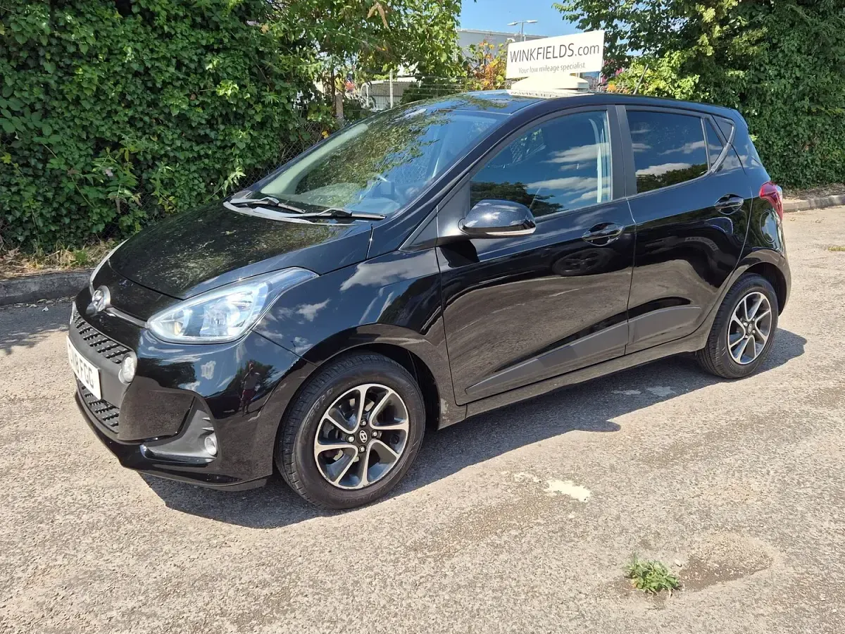 Used Hyundai i10 Premium 87 HP (63 kW) 2018 Black Hatchback