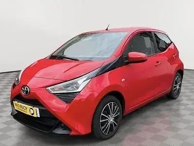 Used Toyota Aygo X-play 72 HP (52 kW) 2020 Red Hatchback