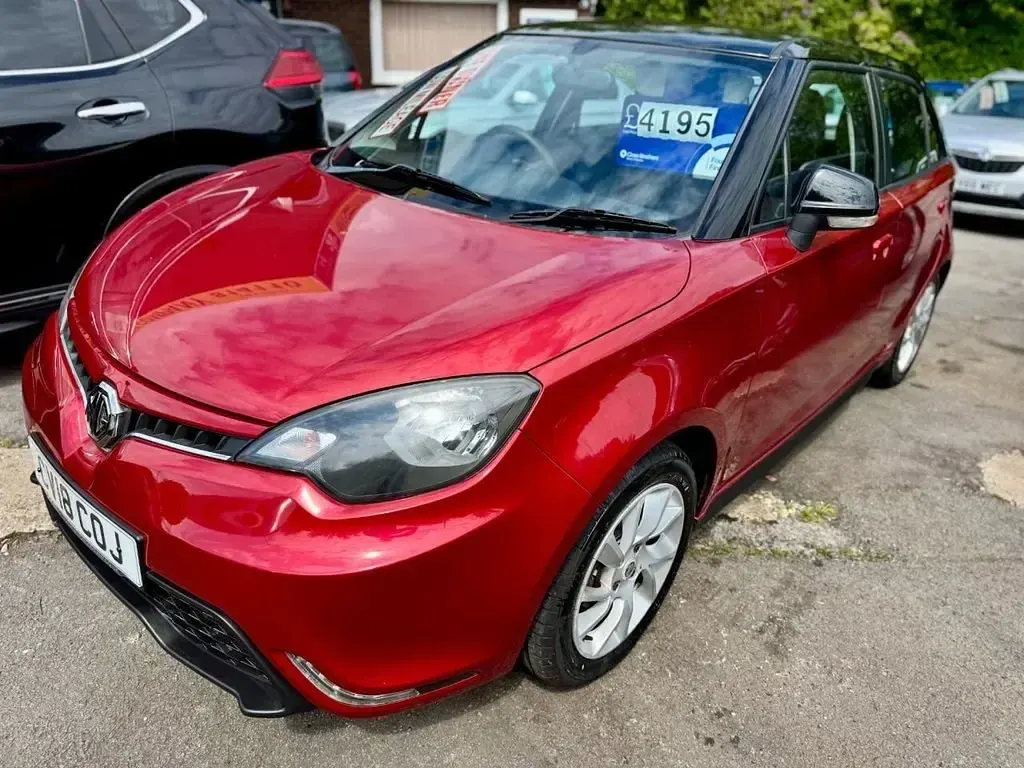 Usado MG MG3 106 HP (77 kW) 2018 Vermelho Citadino