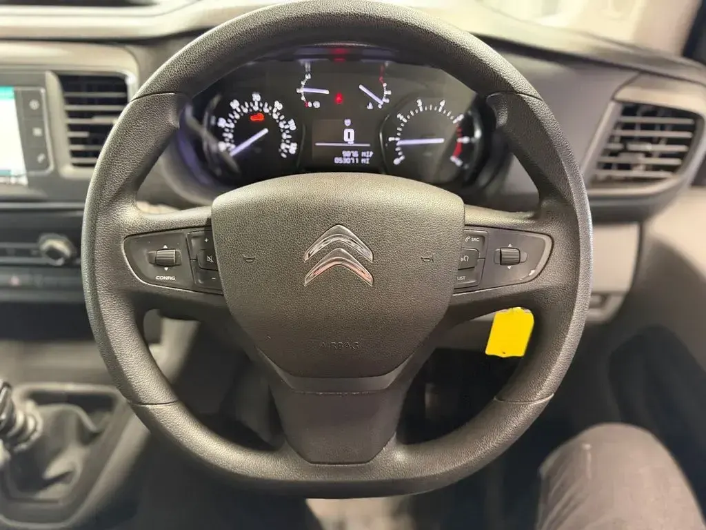 Used Citroën Dispatch 100 HP (73 kW) 2019 White MPV