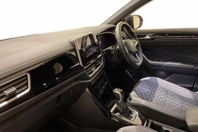 Used VW T-Roc R-line 150 HP (110 kW) 2025 Black SUV