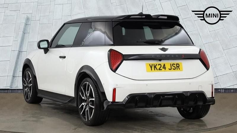 Used Mini Cooper S Hatch 201 HP (147 kW) 2024 White Hatchback