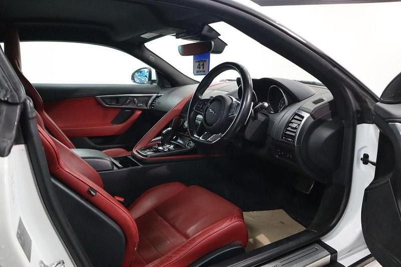 Used Jaguar F-Type R-Dynamic 340 HP (250 kW) 2019 White Coupe