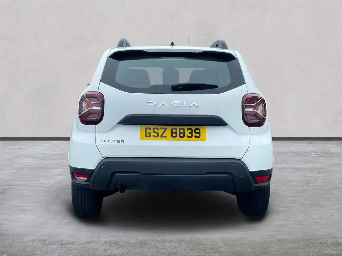 Used Dacia Duster Essentiel 90 HP (66 kW) 2023 White SUV