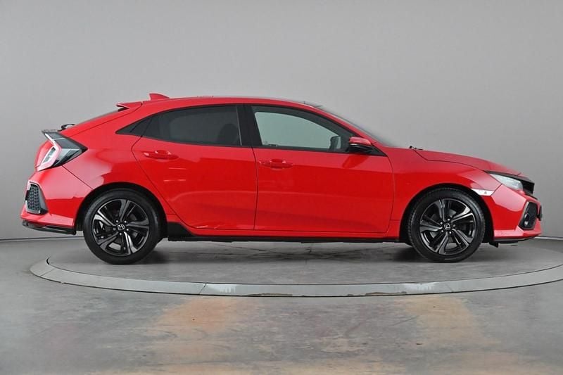 Used Honda Civic Sport Plus 182 HP (133 kW) 2017 Red Hatchback