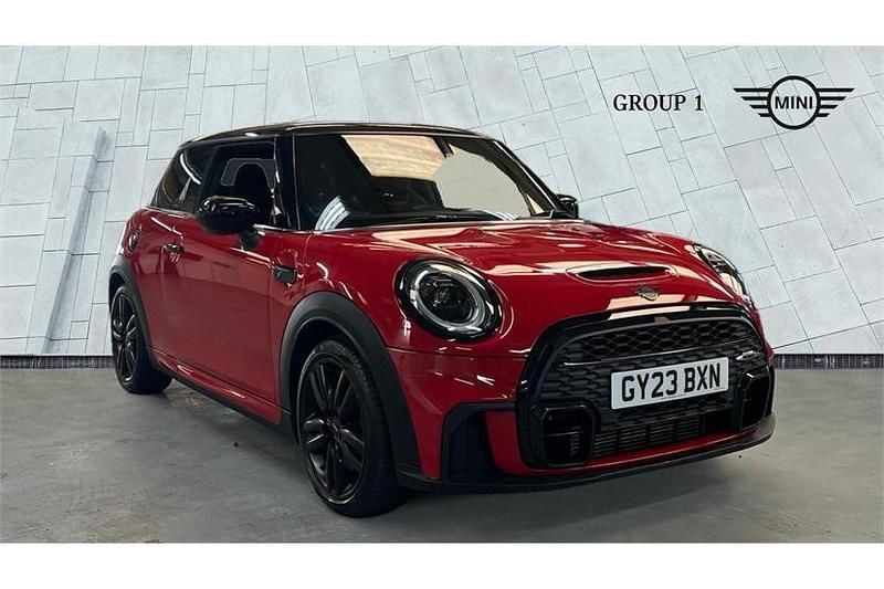 Red Used 2023 Mini Cooper S Comfort Hatchback | £23,395 (Fair price) - Image 1/4
