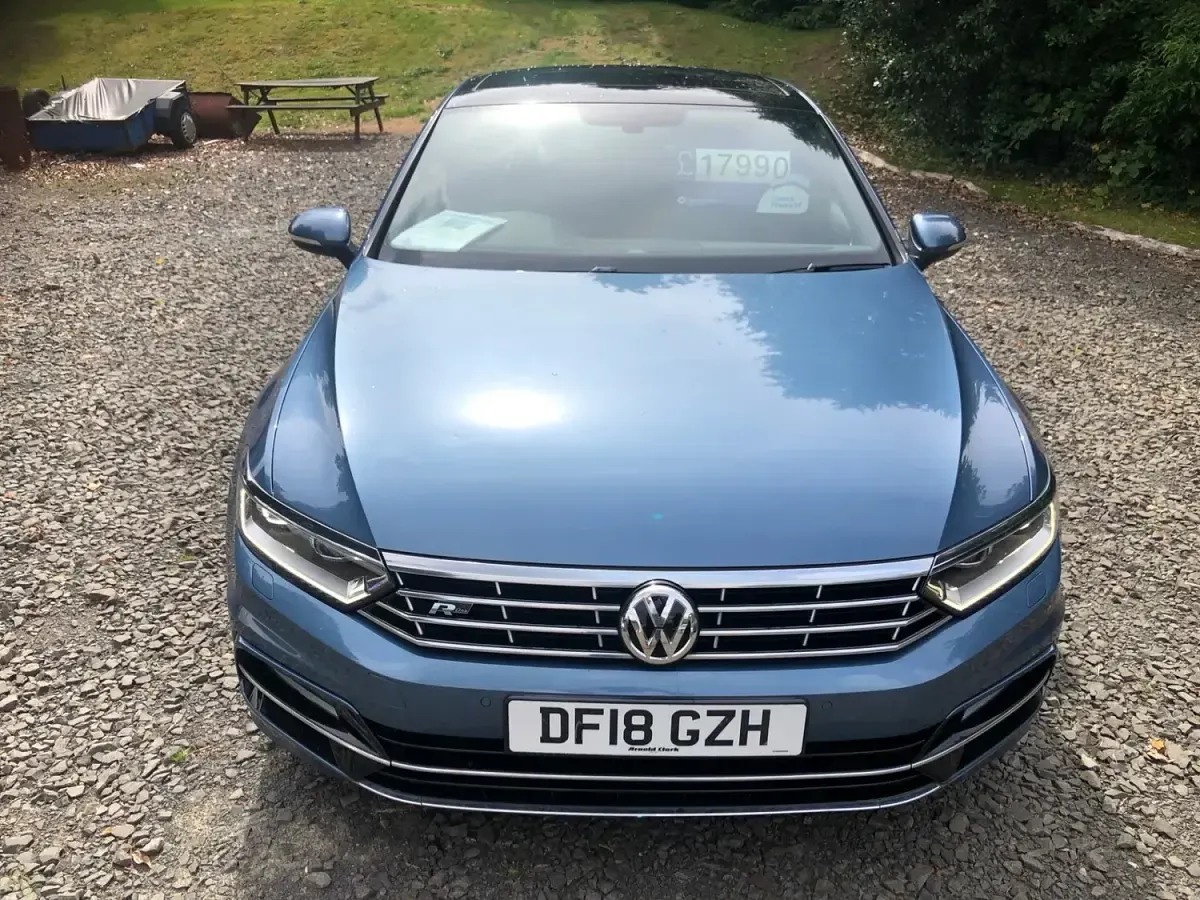 Used VW Passat R-line 150 HP (110 kW) 2018 Blue Sedan