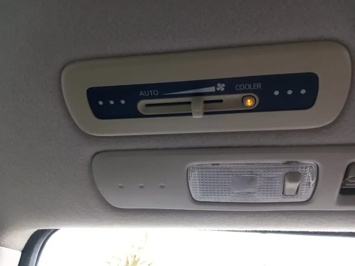 Used Nissan Serena 2010 White MPV