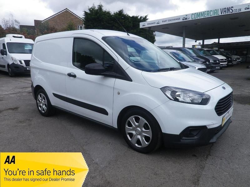 White Used 2020 Ford Transit Trend | £9,995 (Good price) - Image 1/2
