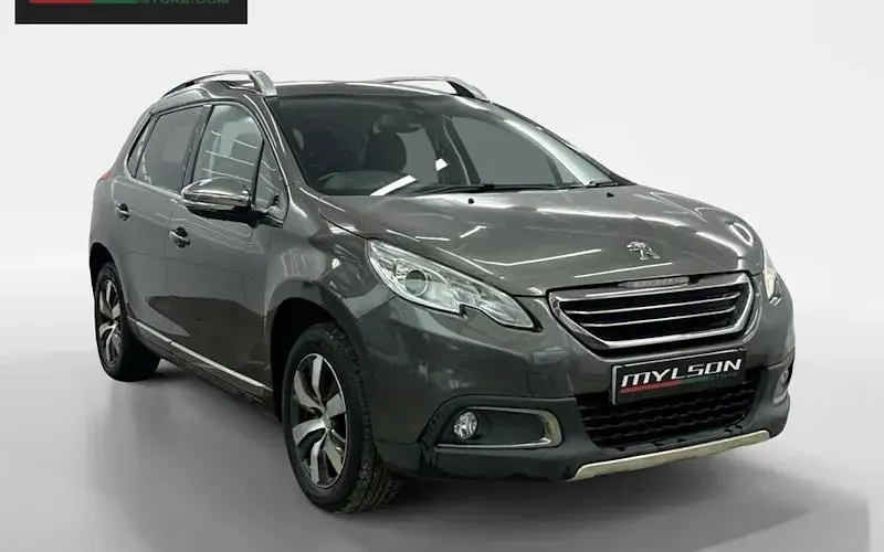 Usado Peugeot 2008 Allure 100 HP (73 kW) 2016 SUV