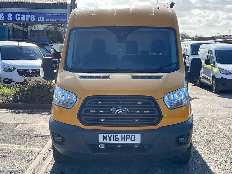 Used Ford Transit 125 HP (91 kW) 2016 Yellow Van