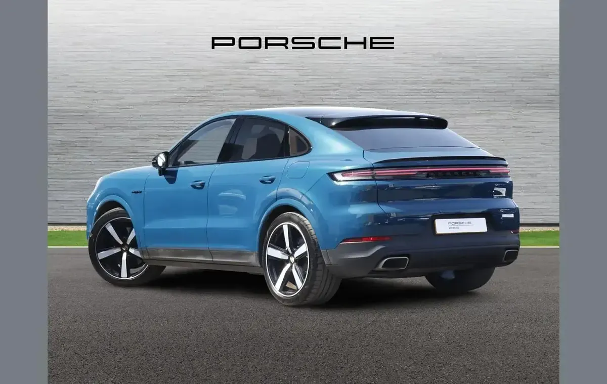 Used Porsche Cayenne E-Hybrid 464 HP (341 kW) 2024 Blue SUV